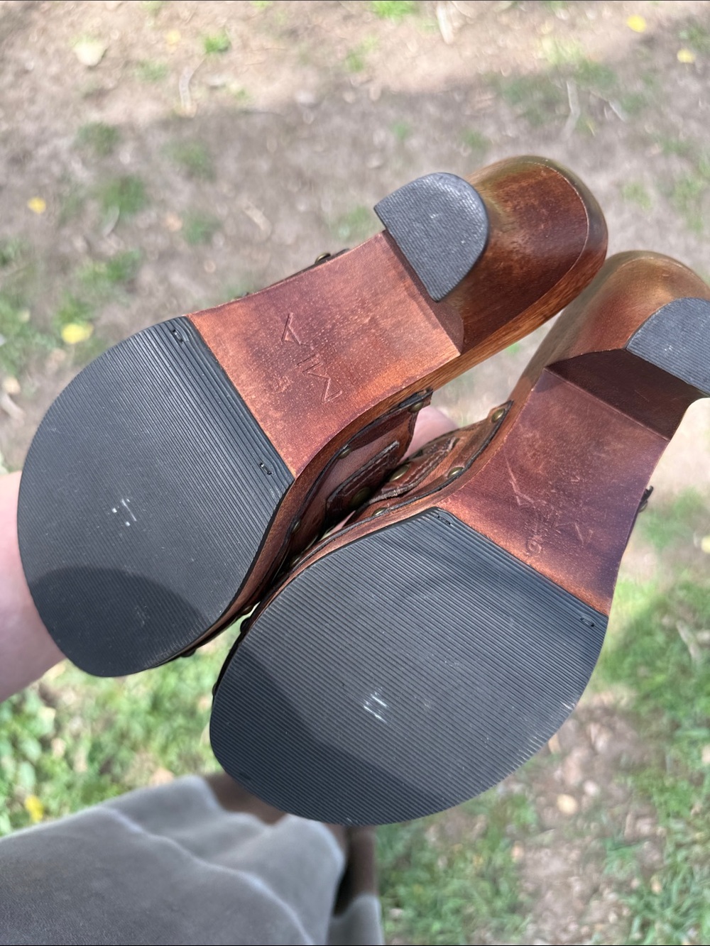 MIA wooden heeled shoes stamped leather - Picture 5 of 5